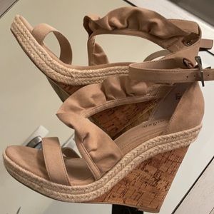 Charles David Ruffled Tan Wedge - ooh so Sexy